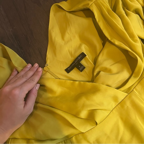 Banana Republic Yellow Satin Dress Size 6 Wedding Guest Look - Picture 3 of 8